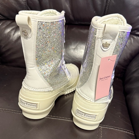 Juicy Couture Glitter Silver and Cream Winter Boots with lace at the front - Picture 5 of 13